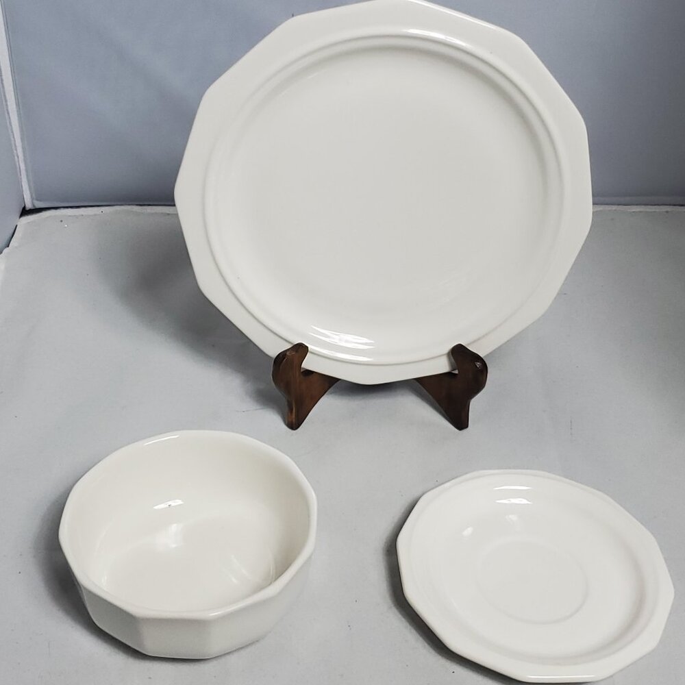 1 Pfaltzgraff Heritage White 10 " Dinner Plate, 1 Fruit/Salad Bowl, 1 Saucer